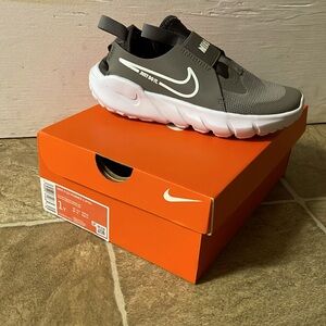 Brand new Nike Flex Runner 2 in Grey, kids size 1y.
